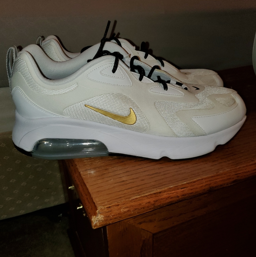 Nike Air Max 200 size 12